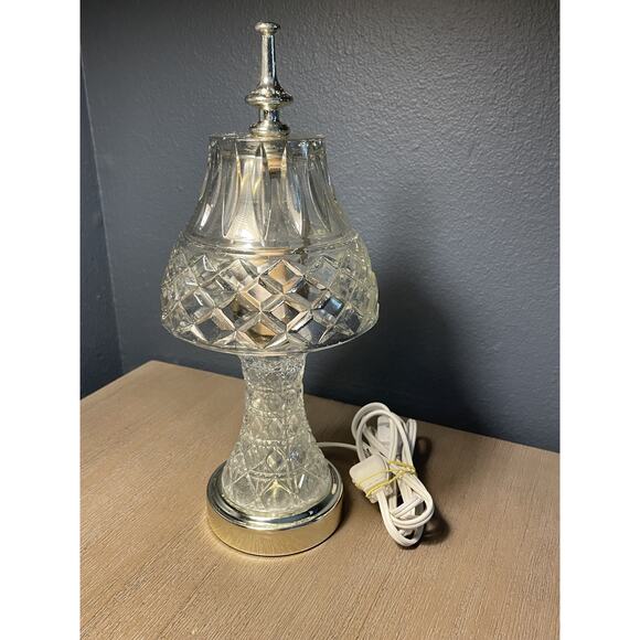 Vintage Clear Glass Lamp - Picture 3 of 4